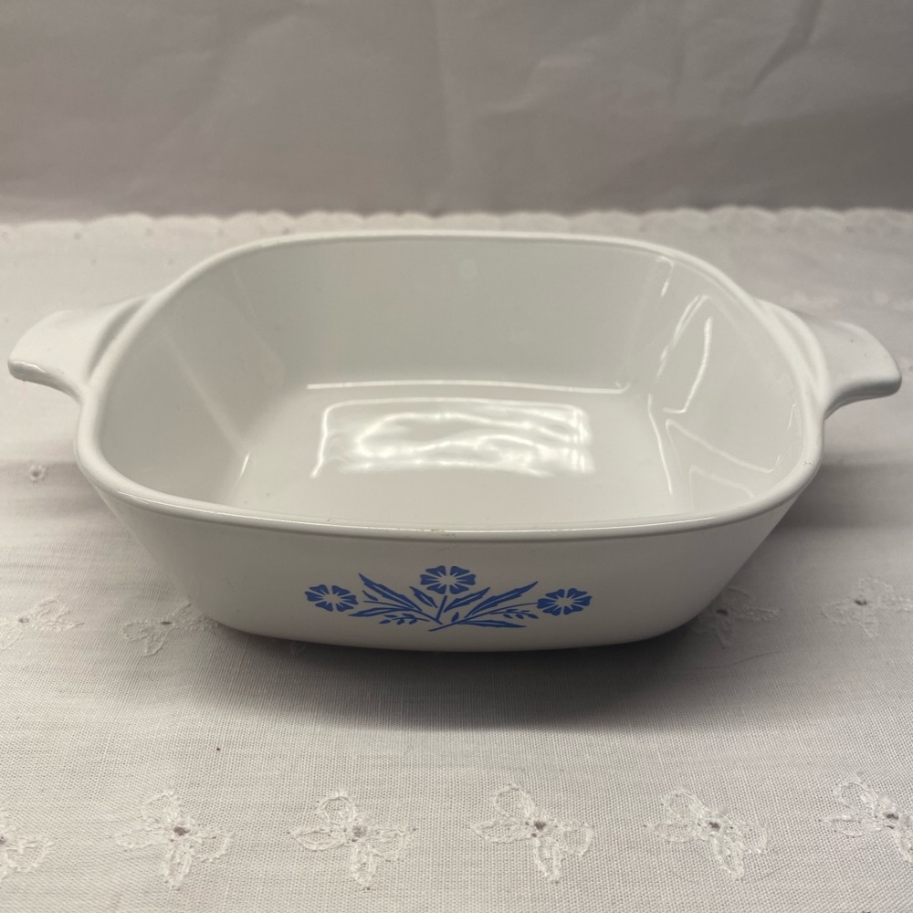 Vintage Corning Ware Small Baking Dish. Blue Cornflower Design. 1 3/4 Cups.